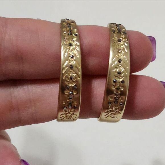Lucky brand jeweled‎ scrolled Gold Tone hoop earrings new!!! - Picture 6 of 6
